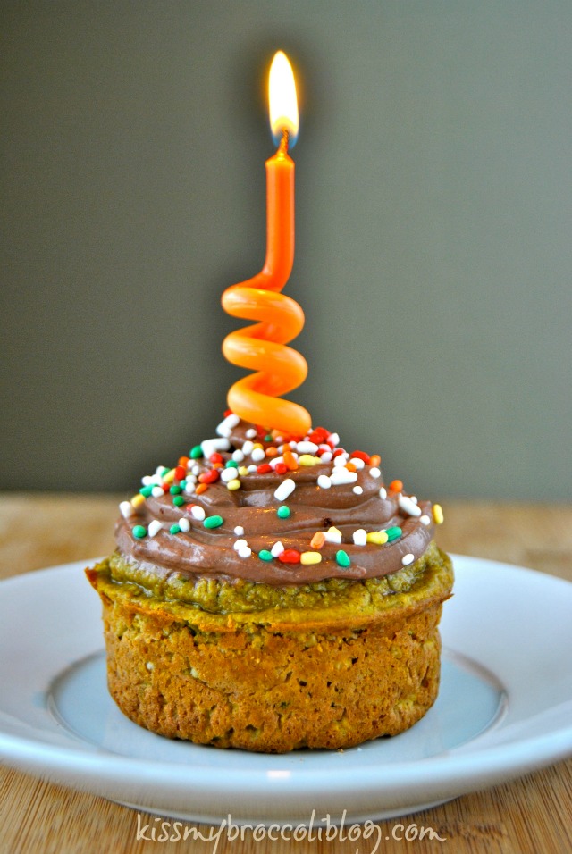 Mini BIRTHDAY Kabocha Cakes with Chocolate Yogurt Frosting from www.kissmybroccoliblog.com