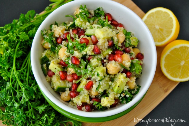 Light and fresh SUPERFOOD Salad! Detox Quinoa Salad from www.kissmybroccoliblog.com! The perfect meal to get you back on track after the holidays!