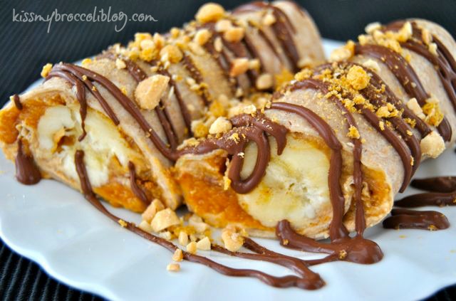 Peanut Butter Pumpkin Banana Wrap - A creamy sweet filling topped with cocoa sauce and crunchy cereal! www.kissmybroccoliblog.com