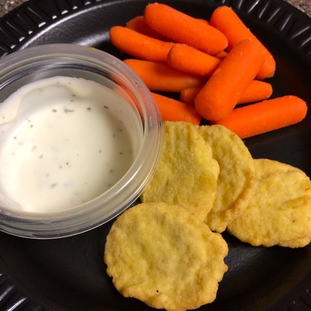 Chicken Nuggets, Ranch & Carrots